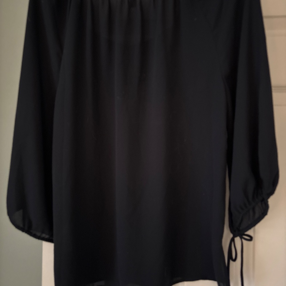 Black blouse - Picture 3 of 4